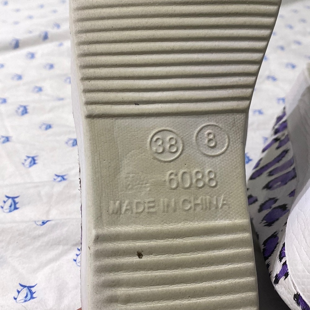 Rubber slip on shoe. Size 8 (38) - Picture 5 of 5